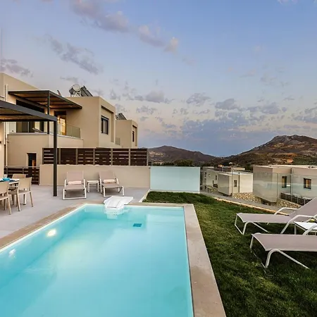 Porti Iraklis Villa