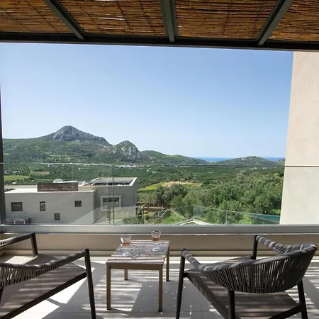 Porti Iraklis Villa *